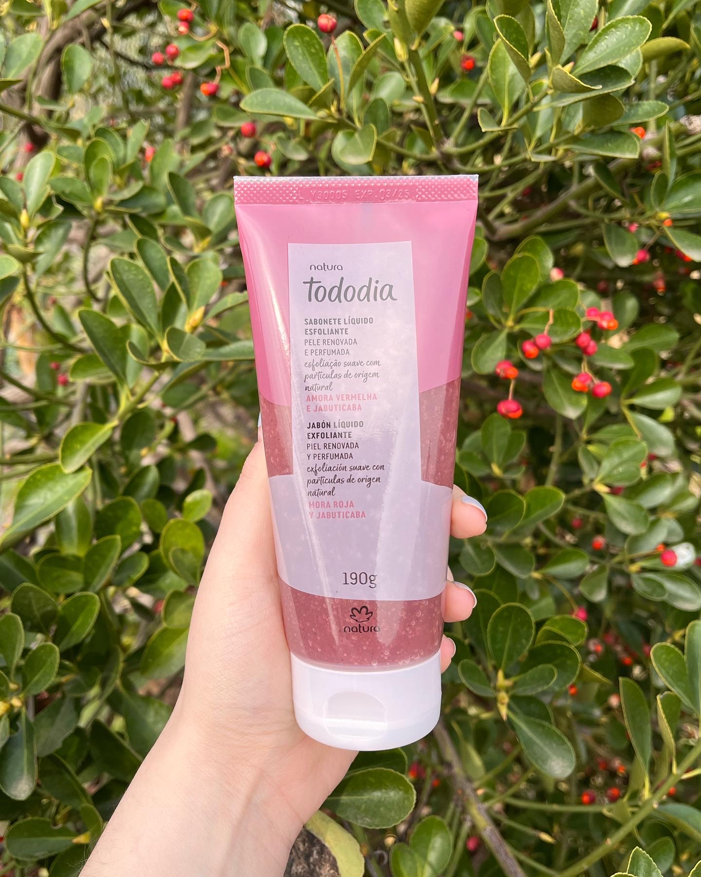 Jabón liquido exfoliante mora roja y jabuticaba